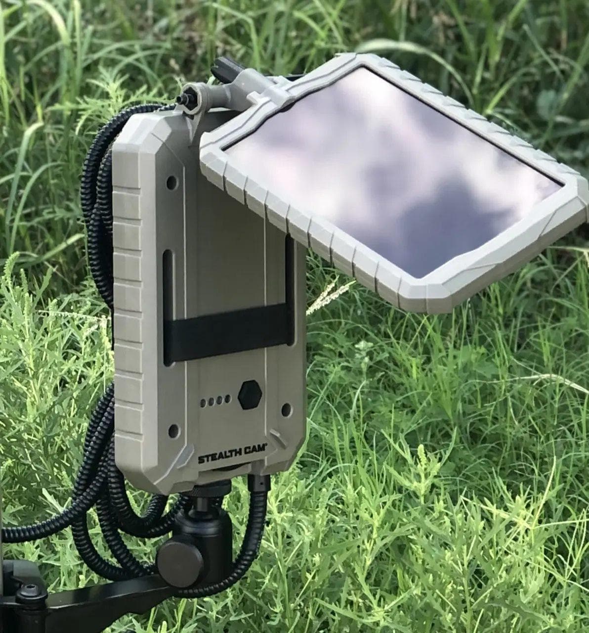 StealthCam Solar Power Panel 3000 Mah 10ft Insulated Metal Cable USB Port